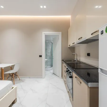 Easy Residences Голем