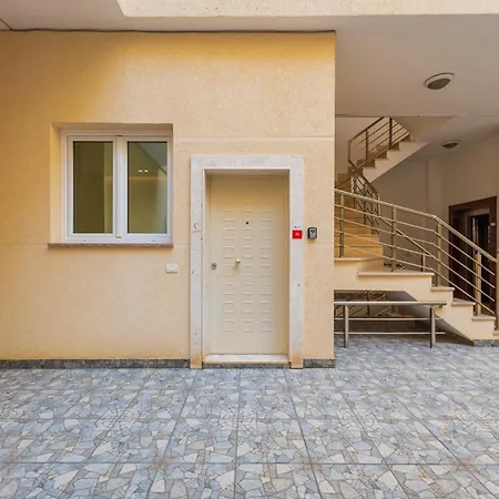 Easy Residences Апартаменты *
