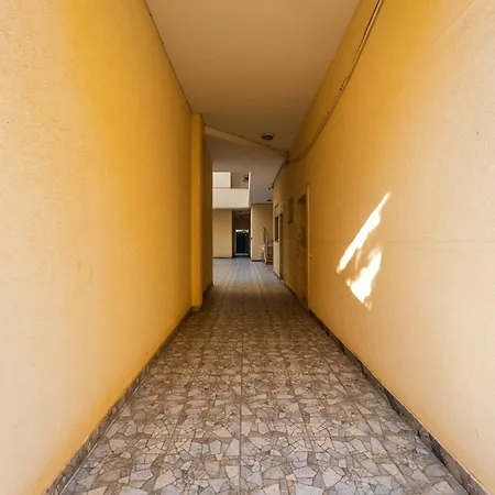 Easy Residences * Голем