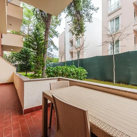 Easy Residences Апартаменты *