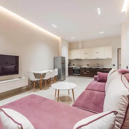 Easy Residences * Голем