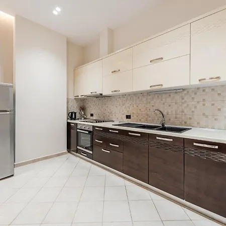Easy Residences Голем