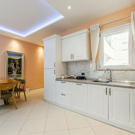Easy Residences * Голем